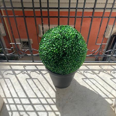 “La Pinta” Elegante Appartamento Al Vomero Naples Extérieur photo