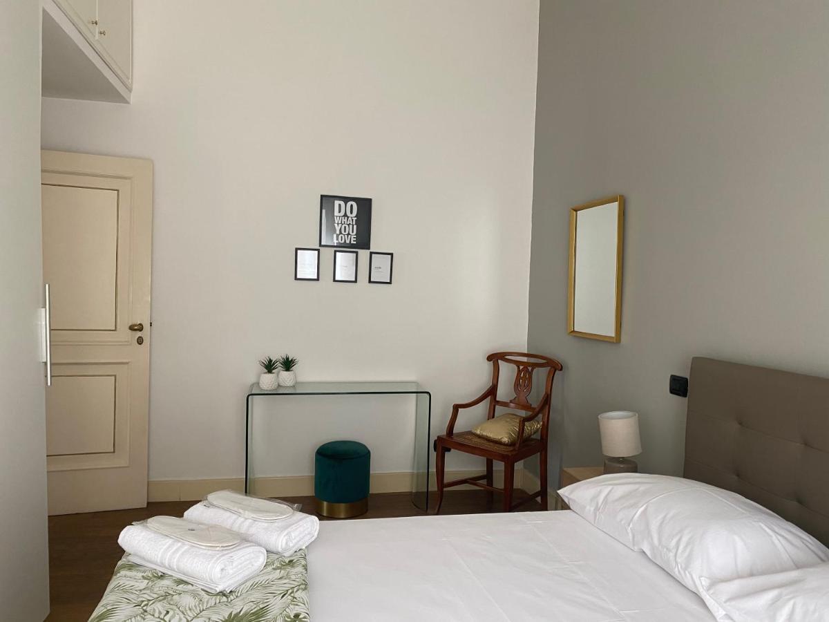 “La Pinta” Elegante Appartamento Al Vomero Naples Extérieur photo