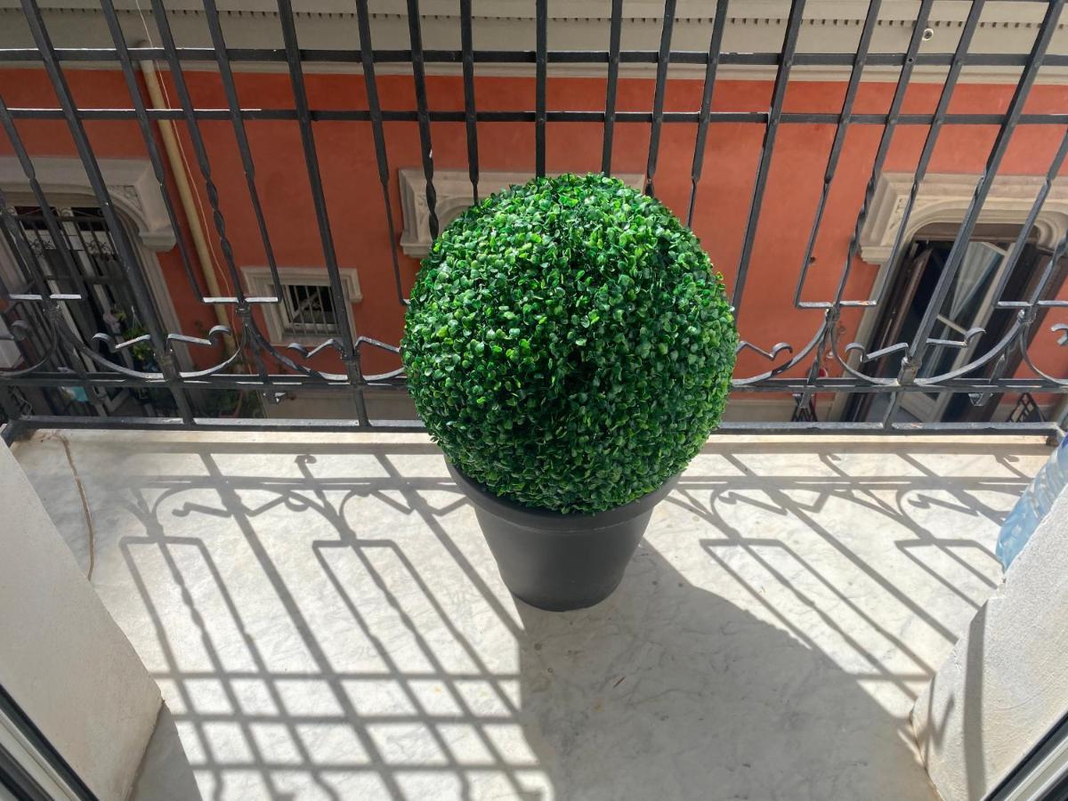 “La Pinta” Elegante Appartamento Al Vomero Naples Extérieur photo