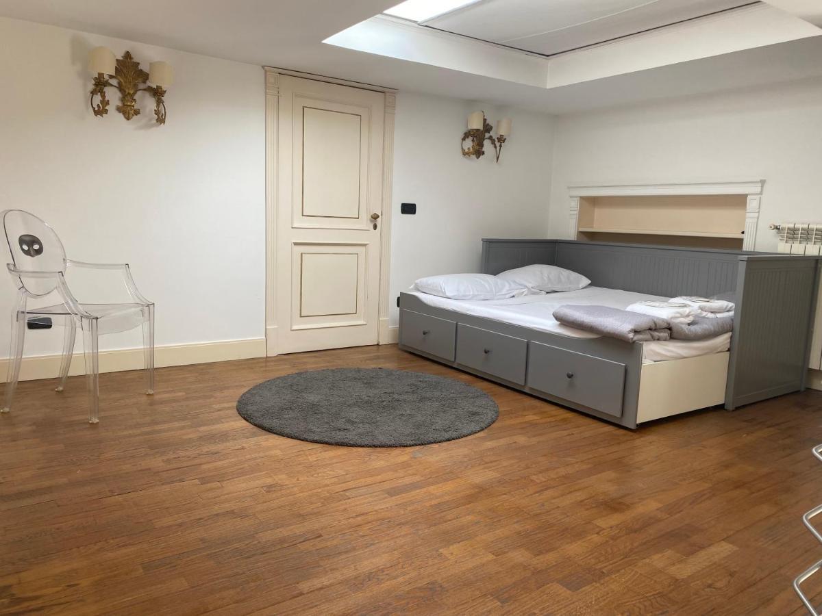 “La Pinta” Elegante Appartamento Al Vomero Naples Extérieur photo