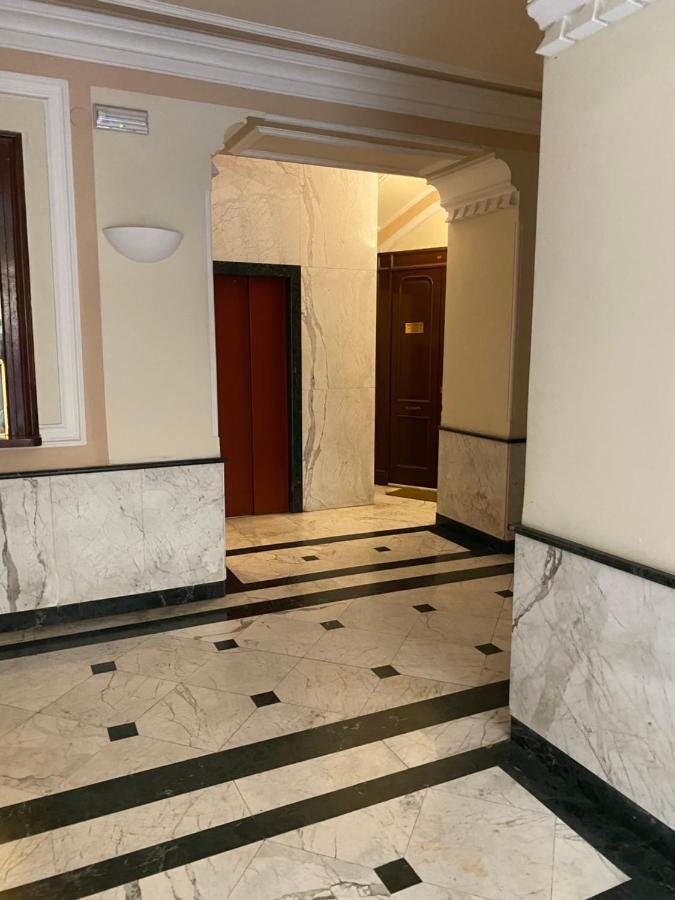 “La Pinta” Elegante Appartamento Al Vomero Naples Extérieur photo